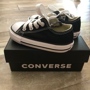 NWT Infant Converse shoes size 5